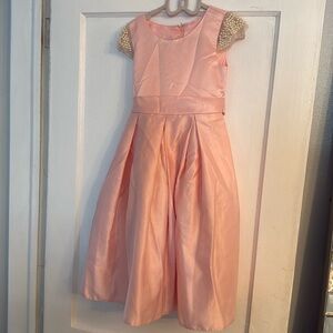 Adorable girl dress with pearls